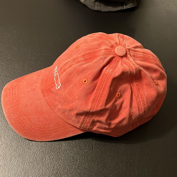 1% Low Battery Icon Hat - Picture 4 of 8